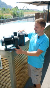 Professionisti outdoor per manutenzione piscine