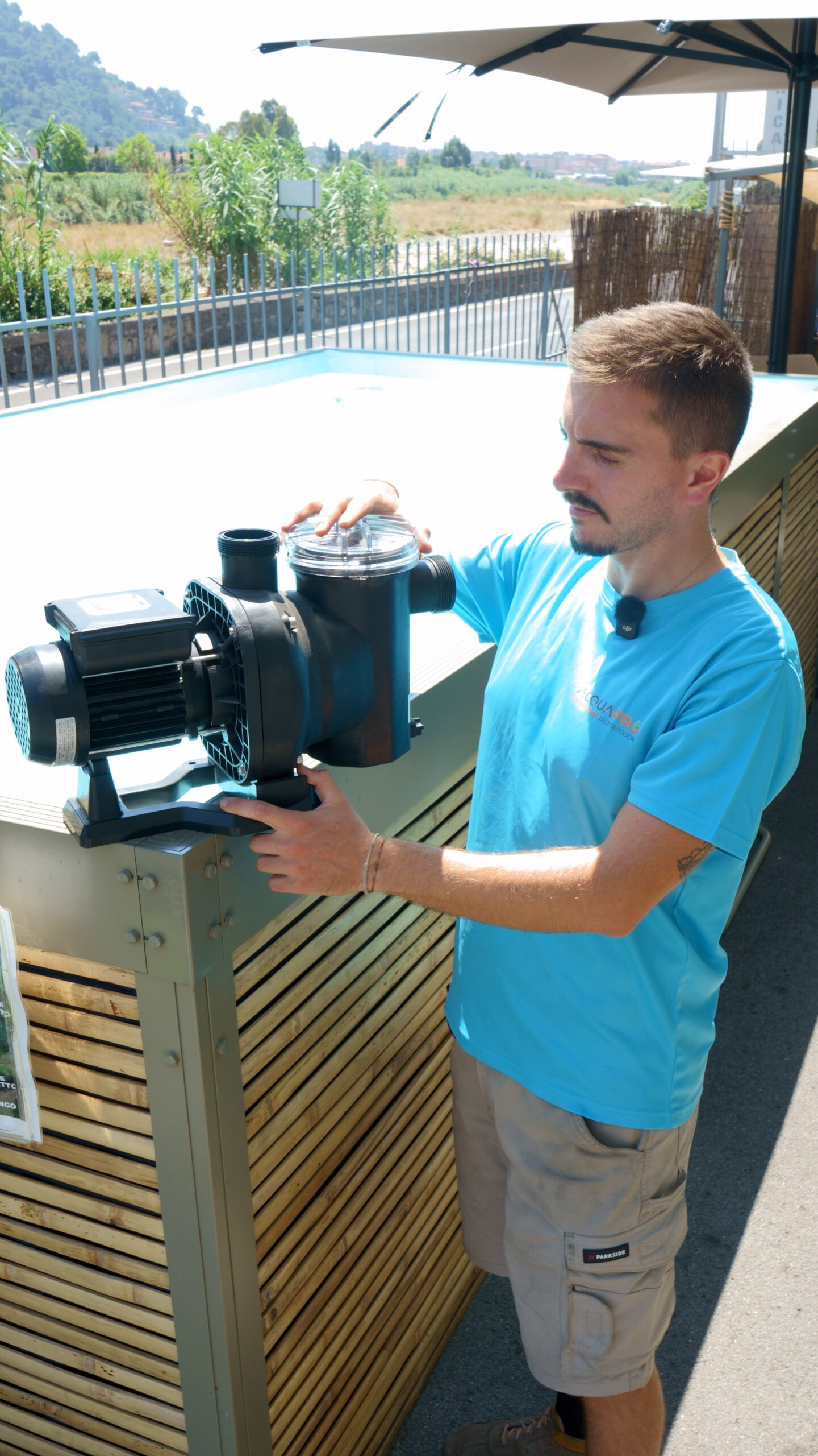 Professionisti outdoor per manutenzione piscine